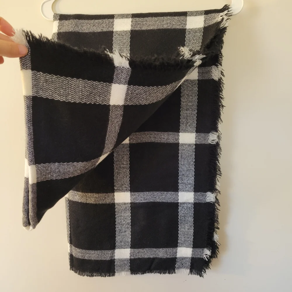 Cozy Oversized Fringe Trim Plaid Blanket Scarf
